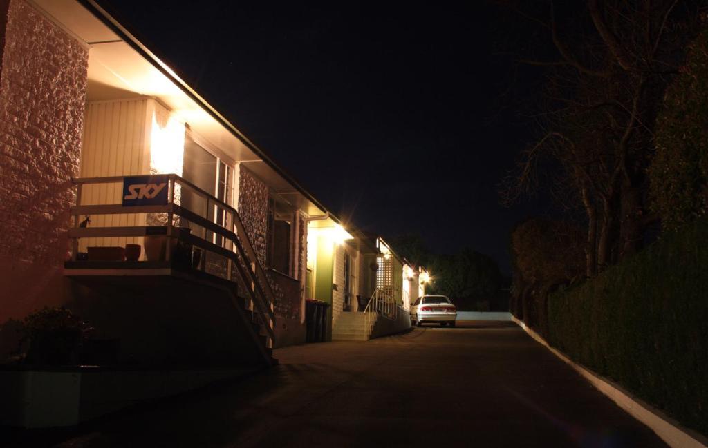12 White Star Motel 提马鲁 外观 照片